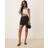 Gina Tricot Figursydda Linneshorts - Svarta