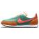 NIKE Waffle Trainer 2 SP M - Green Noise/Sport Spice/Moon Fossil/Bright Crimson