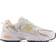 New Balance 530 M - White/Vibrant Apricot