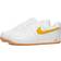 NIKE Air Force 1 Low Retro M - White/Gum Yellow/University Gold