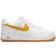 NIKE Air Force 1 Low Retro M - White/Gum Yellow/University Gold