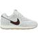 Nike Venture Runner Sneakers - Grey