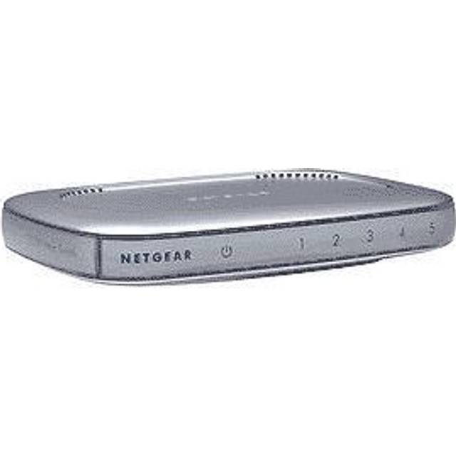 Netgear fs605uk 5 port 10/100 fast ethernet switch