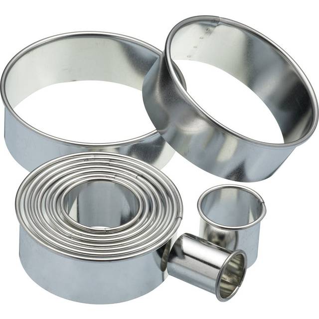KitchenCraft Eleven Round Plain Pastry Cutters With Metal Storage Tin