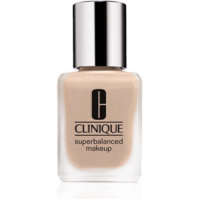 Clinique Superbalanserad Makeup nr 04 Cream Chamois 30 ml
