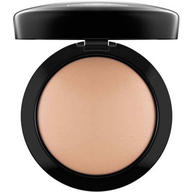 MAC Mineralize Skinfinish Natural Medium Dark medium dark