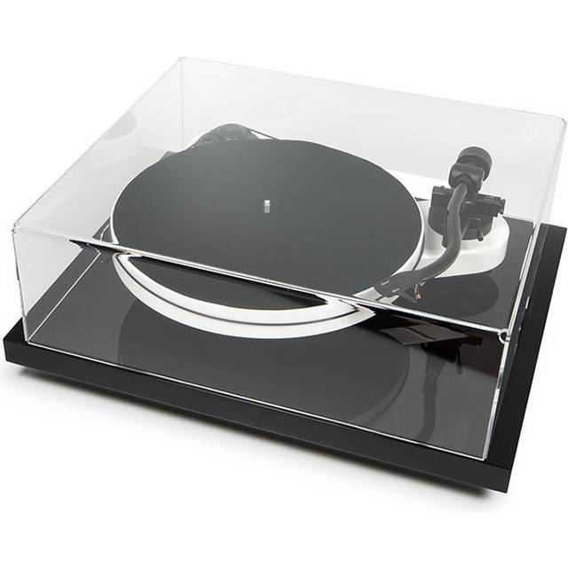 Pro-Ject RPM-3 Carbon vinylspelare med Ortofon 2M Silver, pianosvart
