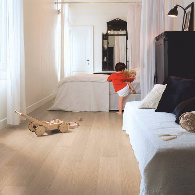 Quick-Step IM3105 8mm Impressive White Varnished Oak Laminate Flooring (1.835m²/pack)