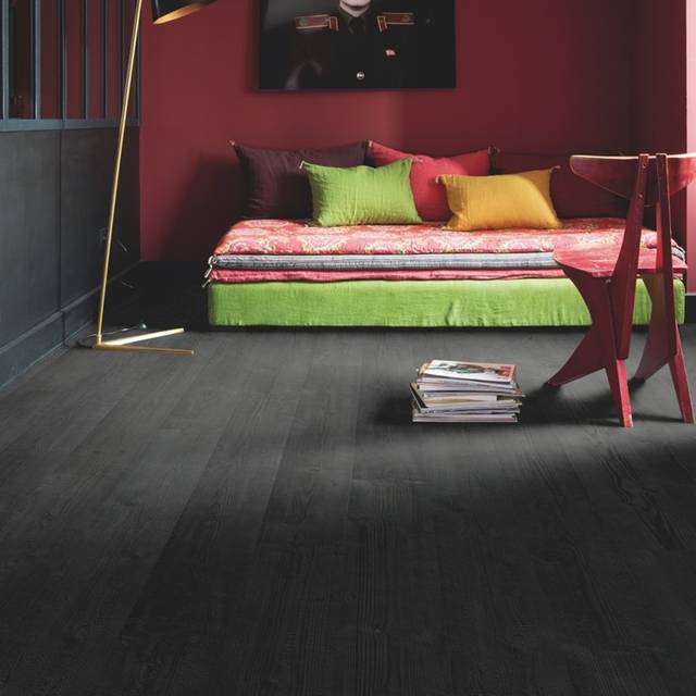 Quick-Step IM1862 8mm Impressive Burned Planks Laminate Flooring (1.835m²/pack)