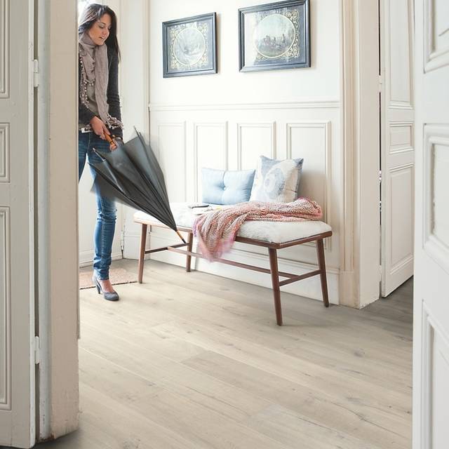 Quick-Step Impressive Soft Oak Light Laminate Flooring 1380mm x 190mm x 8mm Pack Size 1.835m2 - Light Brown