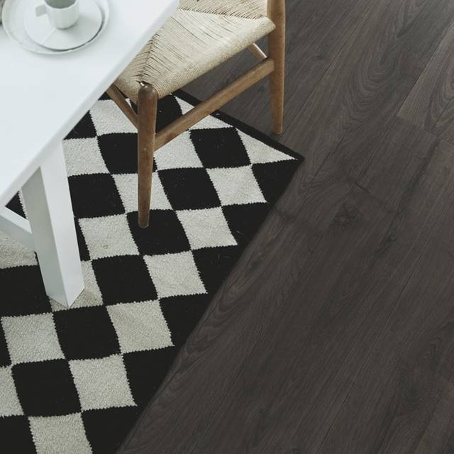 Laminatgolv Pergo Modern Plank 4V - Black Pepper Oak
