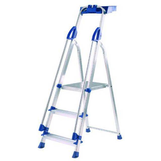 Werner 3 Tread Workstation with Tool Tray