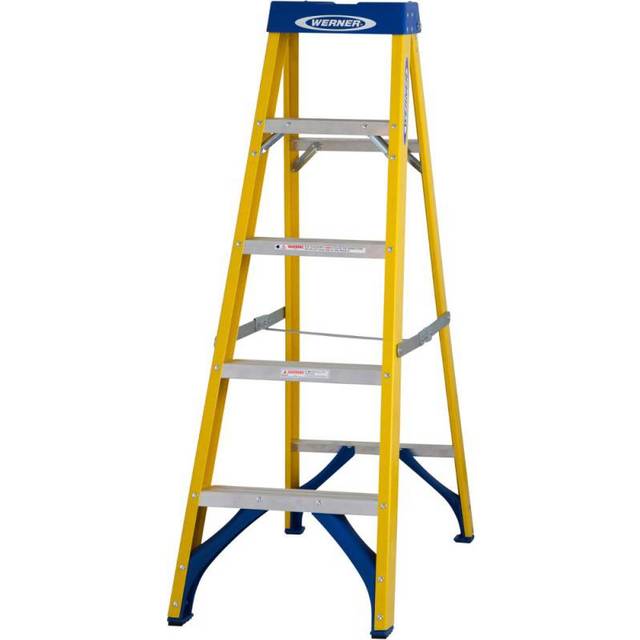 Werner Fibreglass Swingback Stepladder - 4 Tread
