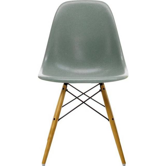 Vitra - Eames Fiberglass Side Chair DSW Golden Maple Base - umbra/Sitzschale Fiberglas/Gestell Ahorn gelblich/Stahl schwarz/BxHxT 46,5x83x55cm - raw umber (83.0 x 46.5 x 55.0cm)