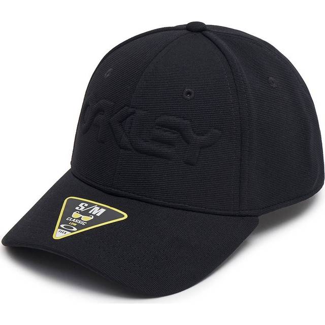 Oakley - Svart flexfit Keps - Embossed Blackout Flexfit @ Hatstore