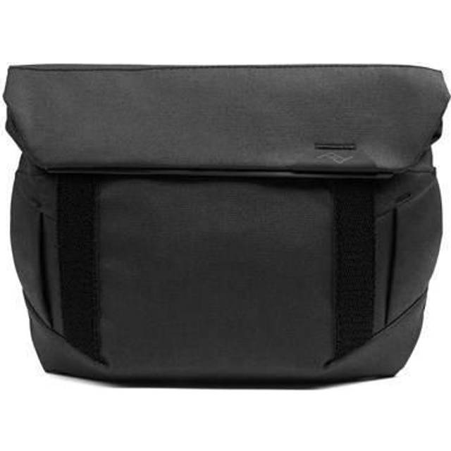 Peak Design Field Pouch Charcoal (PFAS Free)