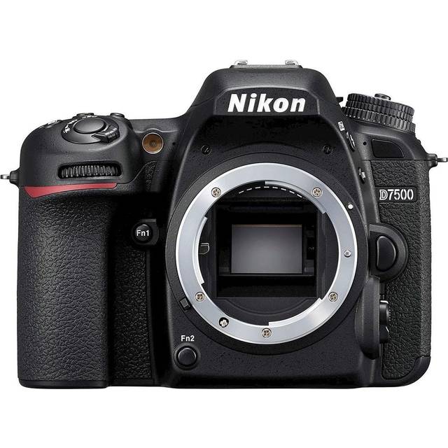Nikon D7500 + AF-S DX NIKKOR 18-300 II VR