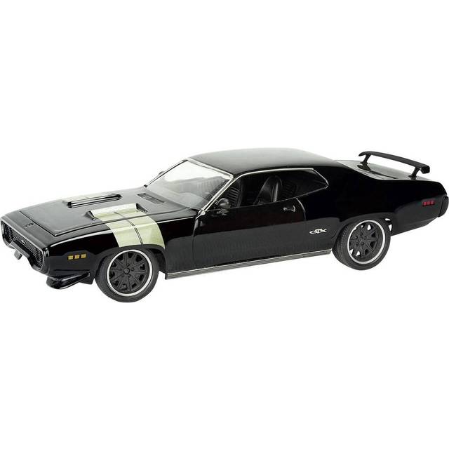 Level 4 Model Kit Doms 1971 Plymouth GTX &#34;Fast &amp; Furious&#34; 1/24 Scale Model by Revell