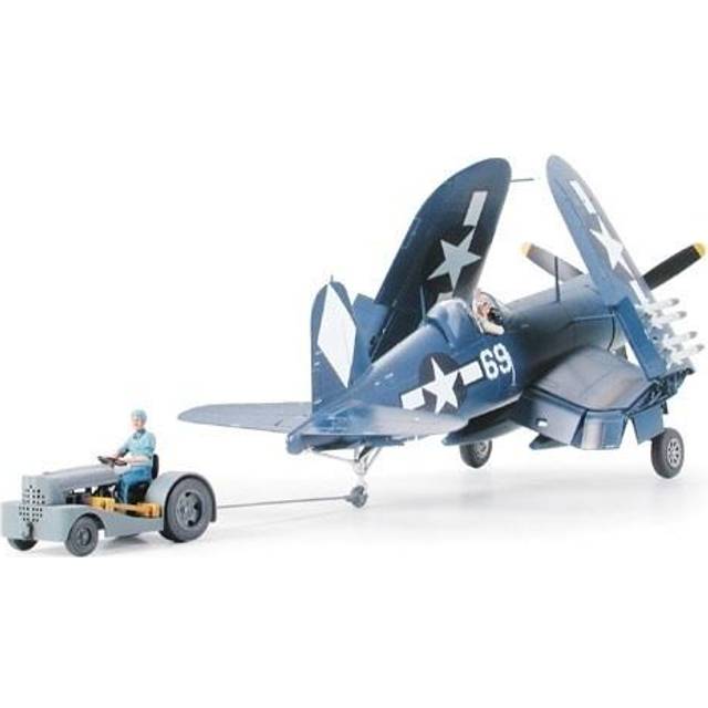 Corsair F4U-1D with Moto Tug - 1/48 Aircraft Model Kit - Tamiya 61085
