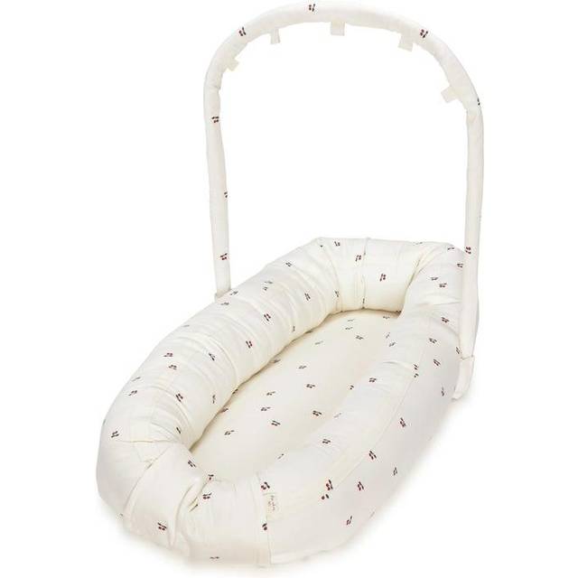 Konges Sløjd - BABY NEST - Baby Nest - CHERRY - L: 83cm W: 43cm