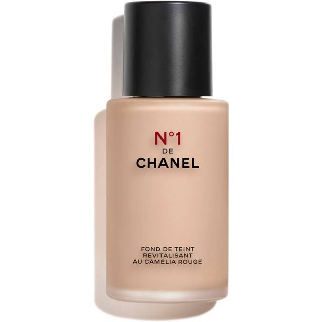 Chanel N°1 DE REVITALIZING FOUNDATION ILLUMINATES MOISTURIZES PROTECTS