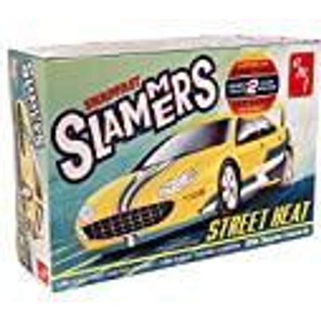 Round 2 AMT Street Heat 1998 chrysler concorde Slammers SNAP Together 1:25 Scale Model Kit (AMT1227M)