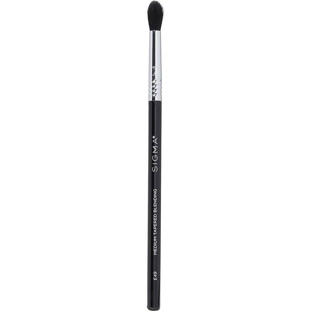 Sigma Beauty E49 Medium Tapered Blending Blend colours into the crease