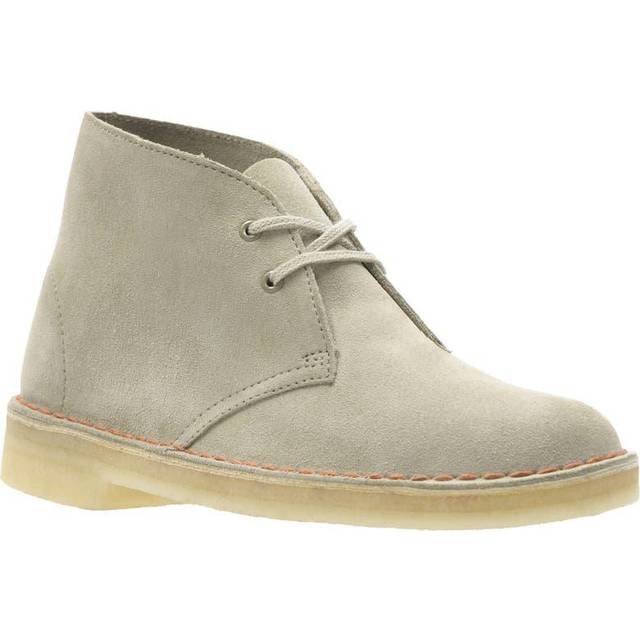 Clarks womens Desert Boot.  Sand Suede  8.5