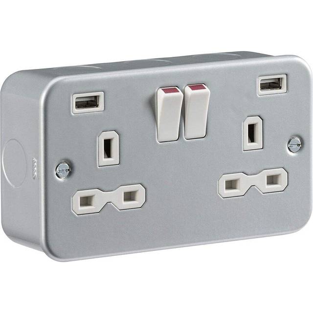 KnightsBridge Metal Clad 13A 2G Switched Socket with Dual USB Charger (2.4A)