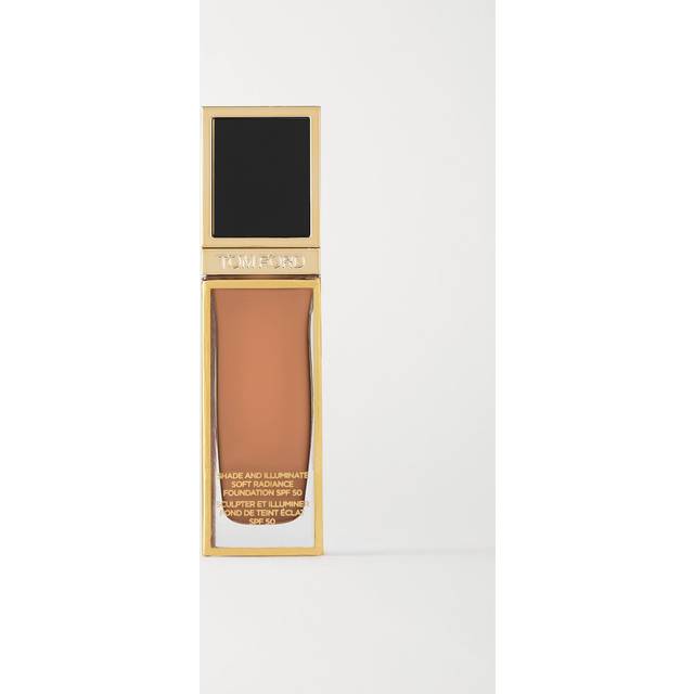 TOM FORD Shade & Illuminate Soft Radiance Foundation SPF 50