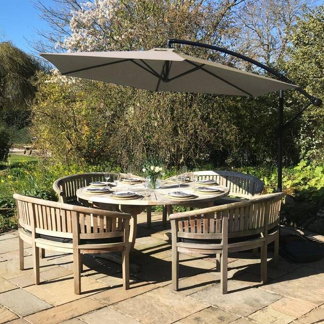 Beige Cantilever Parasol - Stylish Outdoor Shade