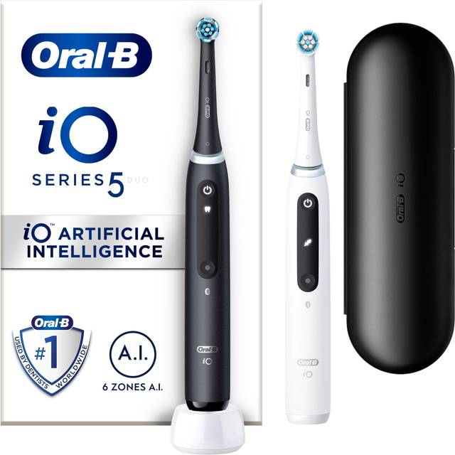 Oral-B iO 5 Tvåpack, Svart och Vit Eltandborste, 2 tandborsthuvuden, 1 Resefodral, Designed By Braun, Elektrisk Tandborste, Oral B
