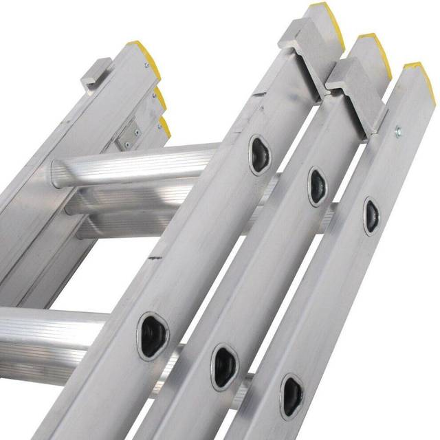 33 rung aluminium triple section extension ladders & stabiliser feet 3m 7m