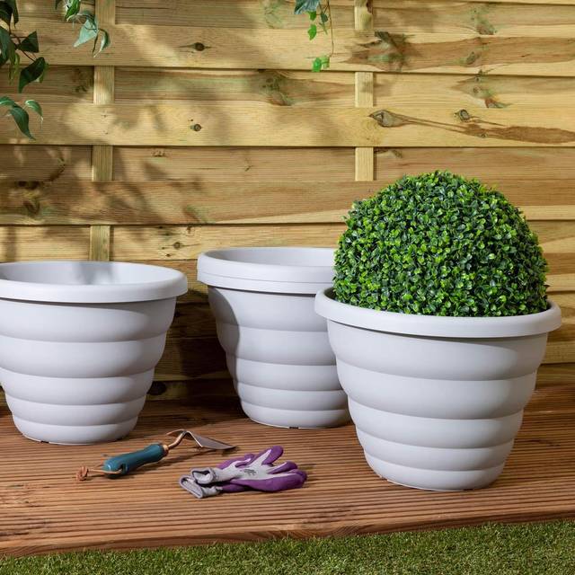 (1) Large 40cm Round Rippled Grey Barrel Planter Plastic Plant Pot 22 Litre