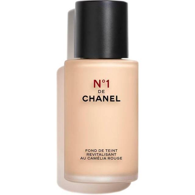 Chanel N°1 De Revitalizing Foundation - Moisturizes