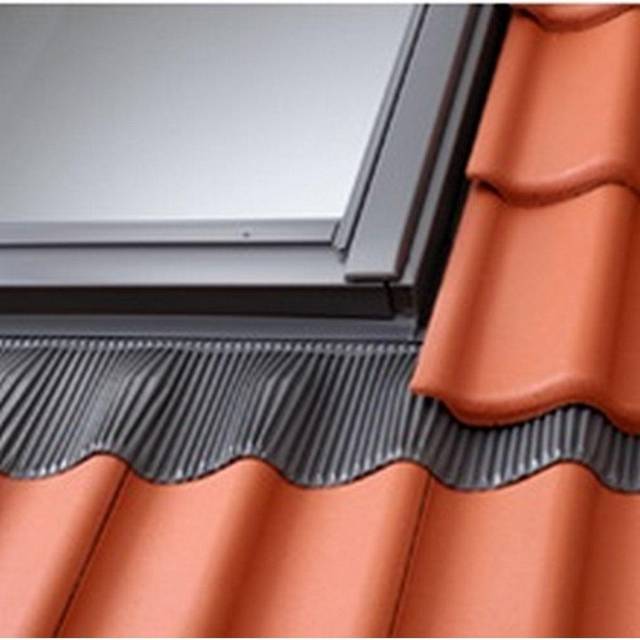 Velux Intäckningsplåt för takfönster Profilerat tak, EDW 2000 (Typ: Profilerat tak Bredd: 66 cm Höjd: 98 cm)