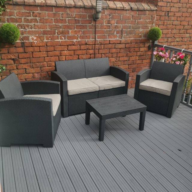 Luxury 4-Piece Rattan Garden Set - Sofa, Chairs & Glass Table