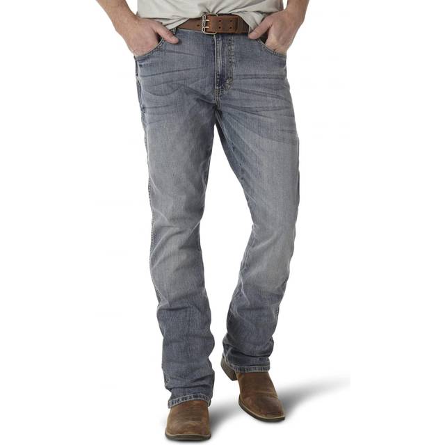Wrangler Men's Retro Slim Fit Boot Cut Jean  Greeley  32W x 34L