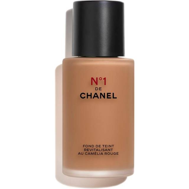 Chanel N°1 DE REVITALIZING FOUNDATION ILLUMINATES MOISTURIZES PROTECTS