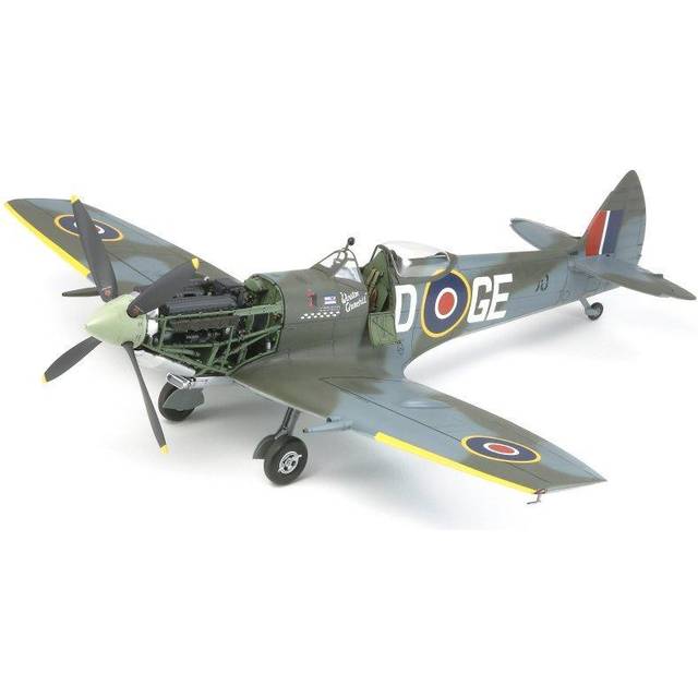 1/32 Spitfire MK XVIe 1/32 Aircraft Model Kit Tamiya 60321