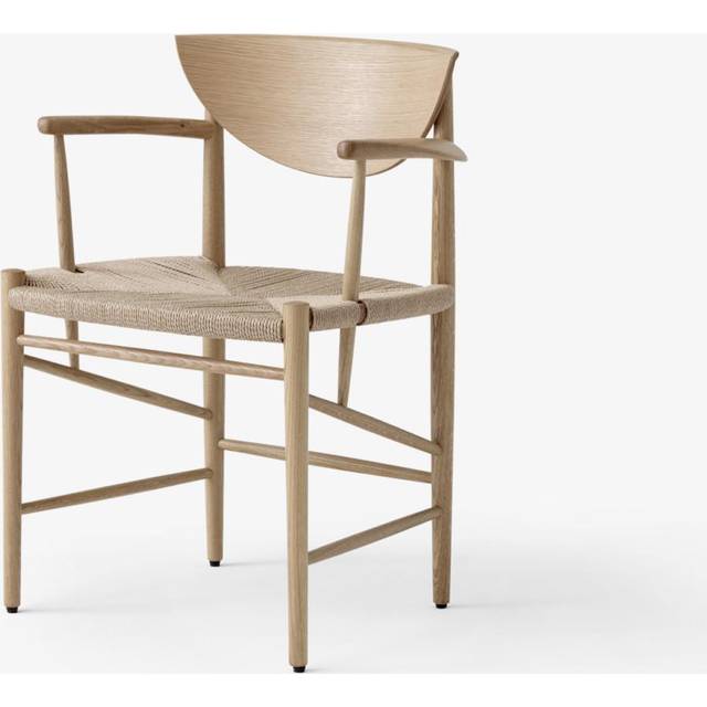 &Tradition Drawn chair HM4 with armrest oiled oak