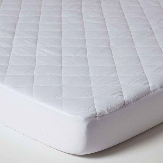 Homescapes 160 x 200 cm Luxury Quilted Waterproof Mattress Protector