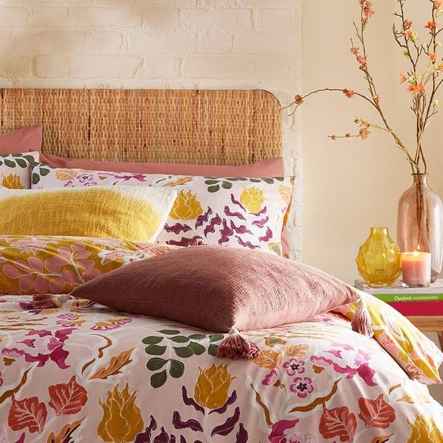Pink 144 TC Reversible Duvet Cover Set (200 x 200 cm - 2 Standard Pillowcases)