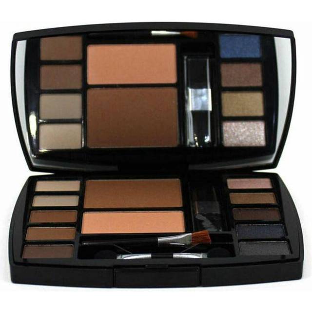 Love Urban Beauty Nude Or Smokey Eyeshadow Palette 16 Piece
