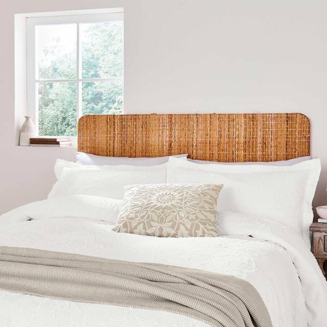 'Pure Bachelors Button' Clipped Matelasse Duvet Cover - White - Double