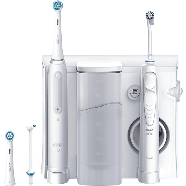 Oral-B Oral Health Center Irrigator: Waterflosser, 1 Oxyjet munstycke, 1 vattenstrålmunstycke, 1 iO4 elektrisk tandborste, 2 tandborsthuvuden