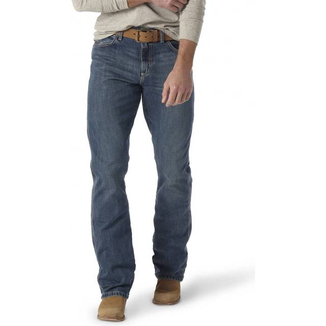 Wrangler Men's Retro Relaxed Fit Boot Cut Jean  Rocky Top  31W x 36L