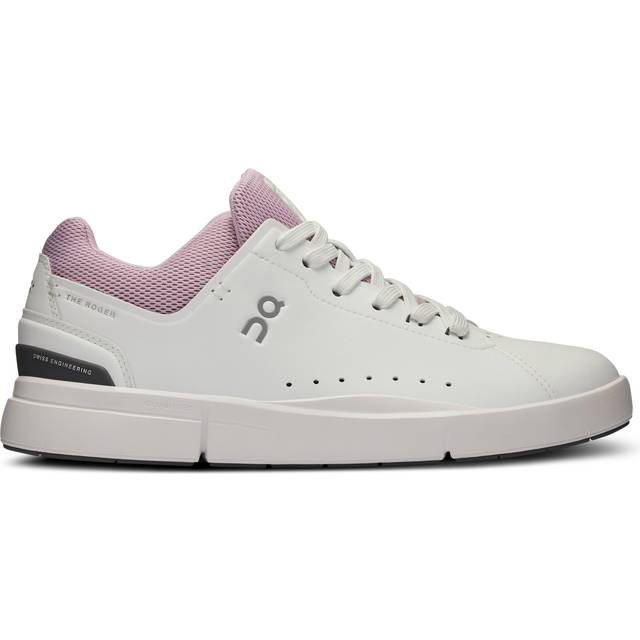 On Womens Roger Advantage Size: UK 4.5, Colour: White