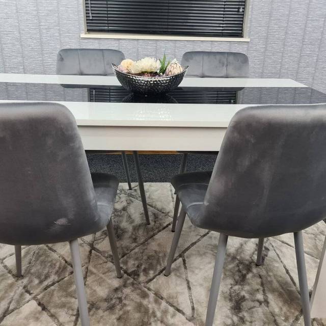 Kitchen Dining Table Set Of 4 Wooden Table Grey Velvet Tufted Chairs Kosy Koala - Grey