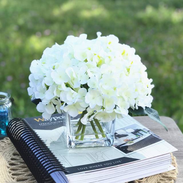 ENOVA HOME Artificial Hydrangea Silk Flowers Arrangements in Cube Glas
